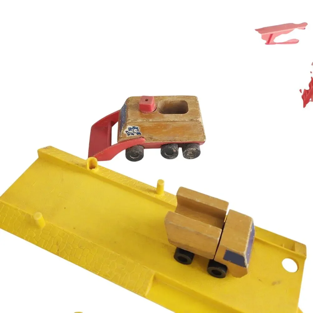 Vintage 1971 Mattel Preschool Motor Putt-Putt Construction Yard Set Trucks Track